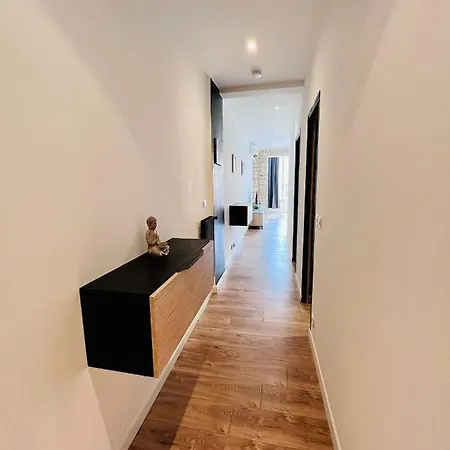 Le Wilson Palace : Apt 4 Prs, 1 Ch, Centre *