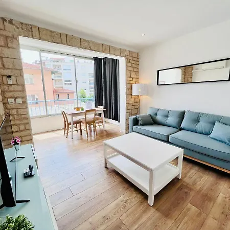 Le Wilson Palace : Apt 4 Prs, 1 Ch, Centre Antibes